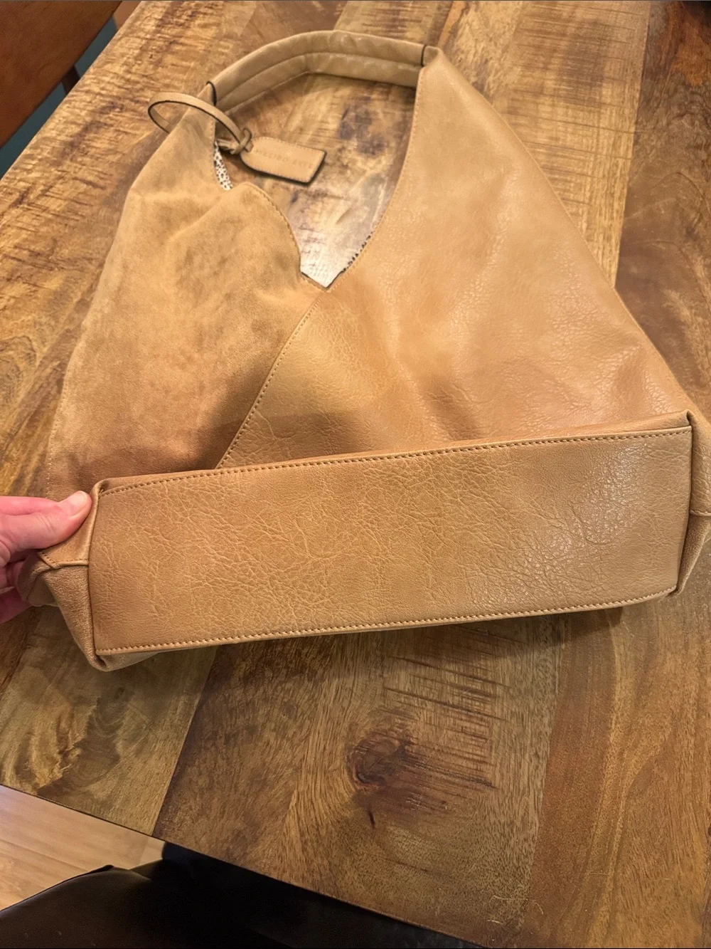 Malibu Skye Stacey Hobo, EUC